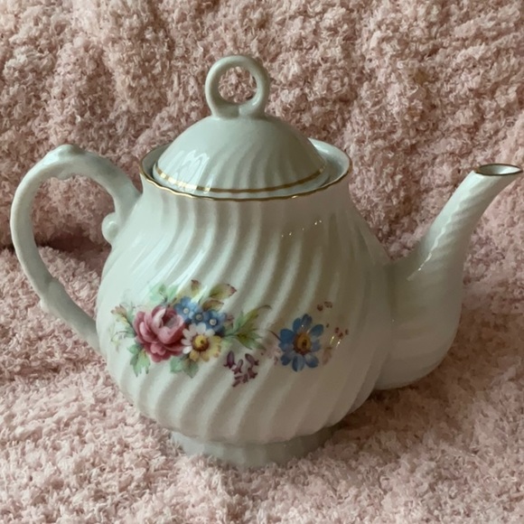 VINTAGE SUPREME PORCELAIN FROM BANGLADESH - Picture 1 of 5